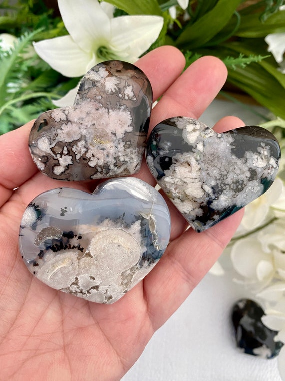 Flower Agate Heart Crystal #1 – Mercuryxshop Heart-Shaped Flower Agate Stone Decor display picture 1