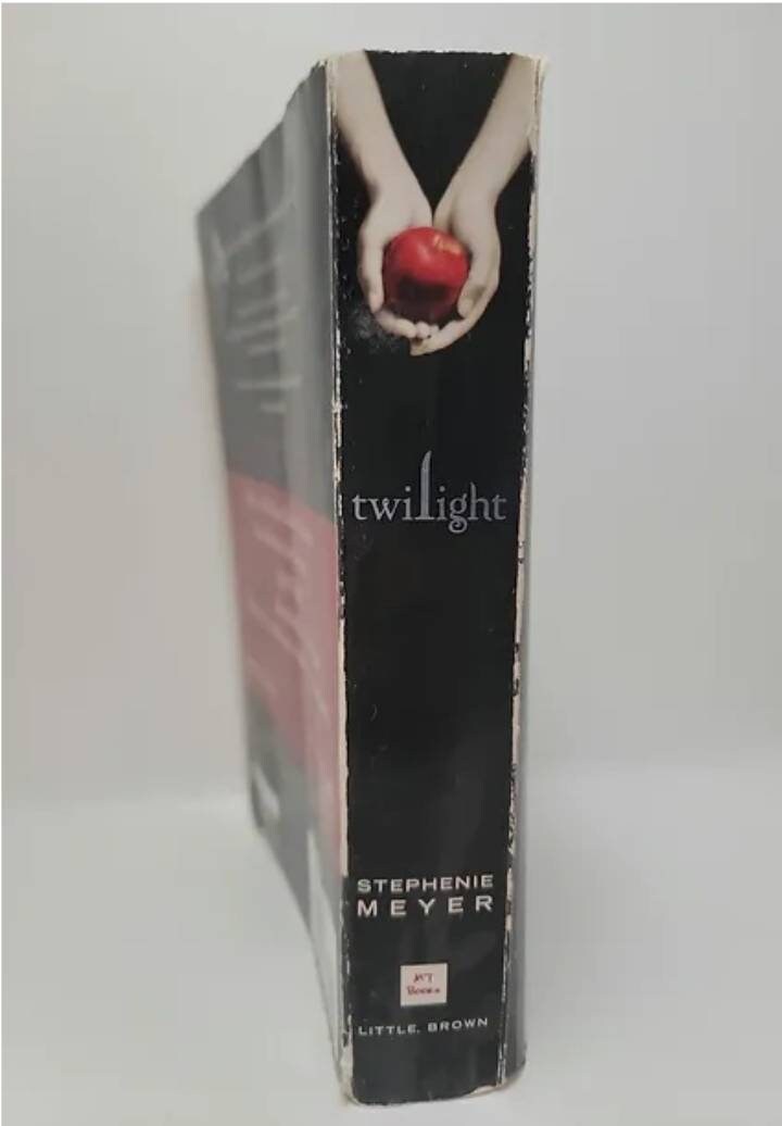 Buy Twilight, Book 1 Paperback by Stephenie Meyer Online in India