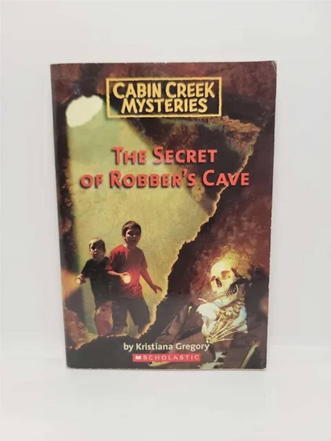 Cabin Creek Mysteries 1 the Secret of Robber's Cave Paperback