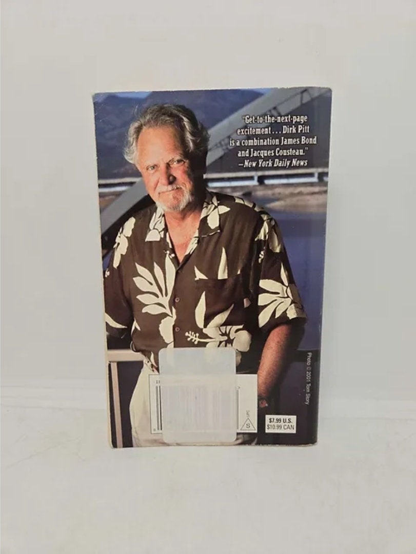 Pre-Owned Iceberg (Dirk Pitt Adventure) (Mass Market Paperback Pre-Owned Iceberg (Dirk Pitt Adventure) (Mass Market Paperback