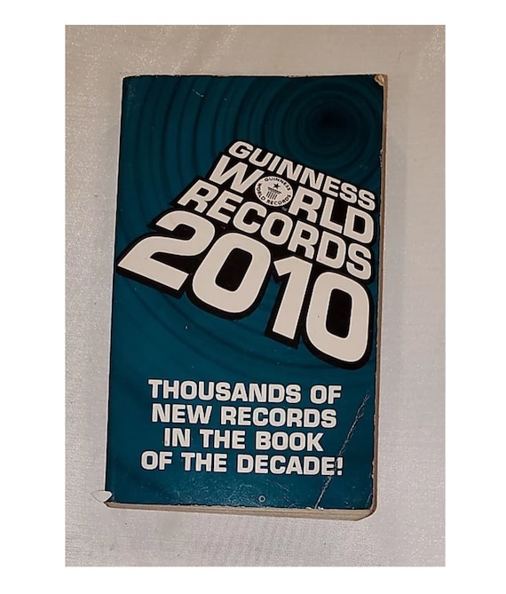 Amazon.com: Guinness World Records 2024: 9788408276036