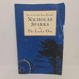 The Lucky One: Nicholas Sparks Romance Novel (Paperback)