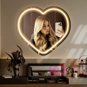Letrero de neón con espejo en forma de corazón, letrero LED con espejo de maquillaje personalizado, neón con espejo Y2K, decoración con espejo para dormitorio de niña, regalos para ella, regalos para el día de San Valentín