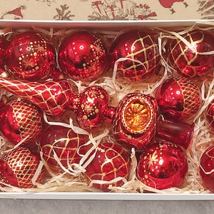 Vintage unique red glass Christmas ornaments set of 17 pcs toys balls topper decor