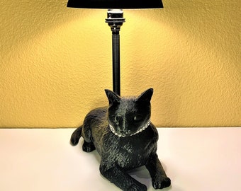 Sable- Cat Lamp (Black)