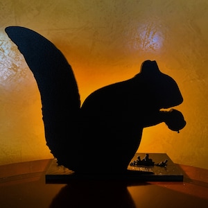 Sandy - Squirrel Silhouette Light