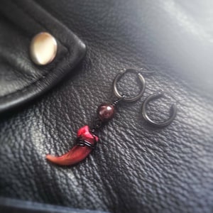The Claw- Coyote Claw Mono Earring. Oddity jewelry. Male. Female. Unisex. Bone. Claw.