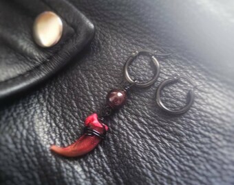The Claw- Coyote Claw Mono Earring. Oddity jewelry. Male. Female. Unisex. Bone. Claw.