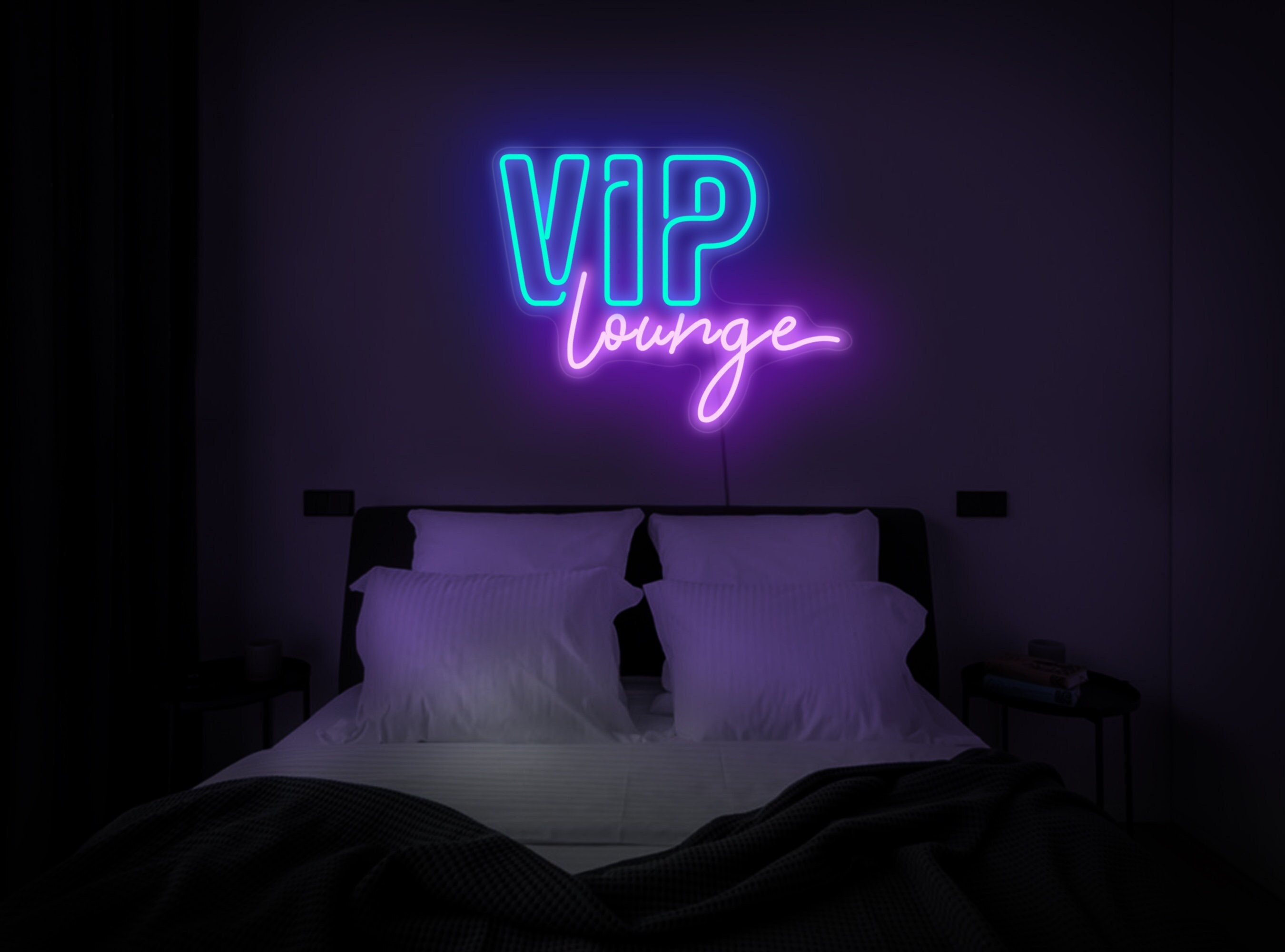 VIP Lounge Cocktails Glass Bar Wine Club Dual Color LED Neon Sign Green &  Blue 24 x 16 st6s64-m0103-gb : : Everything Else