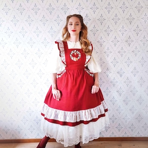 Woodland Christmas Apron. Red Linen. Embroidery of Fox, Bethlehem star, Snowberry. Cottagecore Scandinavian pinafore. Made in Sweden. XS-2XL