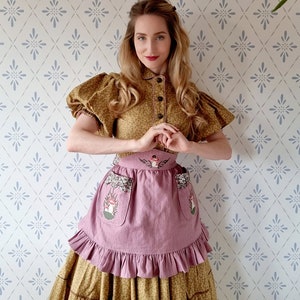 Handmade Mauve Apron with Mushroom Embroidery and Autumn Heathers. Cottagecore, Folklore, Scandinavian. Made in Sweden. Plus Size XS to 2XL image 9