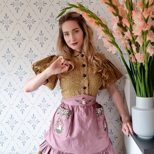 Handmade Mauve Apron with Mushroom Embroidery and Autumn Heathers. Cottagecore, Folklore, Scandinavian. Made in Sweden. Plus Size XS to 2XL image 2