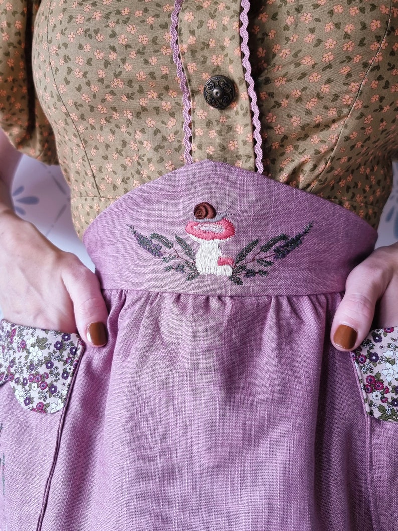 Handmade Mauve Apron with Mushroom Embroidery and Autumn Heathers. Cottagecore, Folklore, Scandinavian. Made in Sweden. Plus Size XS to 2XL image 6