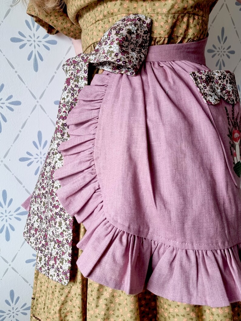 Handmade Mauve Apron with Mushroom Embroidery and Autumn Heathers. Cottagecore, Folklore, Scandinavian. Made in Sweden. Plus Size XS to 2XL image 4