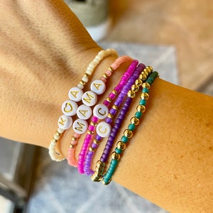 Pulsera personalizada con nombre personalizado / Pulsera con cuentas de letras de palabras / Regalo para ella / Pulseras con cuentas para mujer /