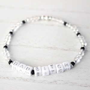 Bad Bitch / Bestie Best Friend Pulseras / Pulseras con cuentas / Regalos personalizados personalizados / Nombre personalizado Palabra Carta Pulsera con cuentas /