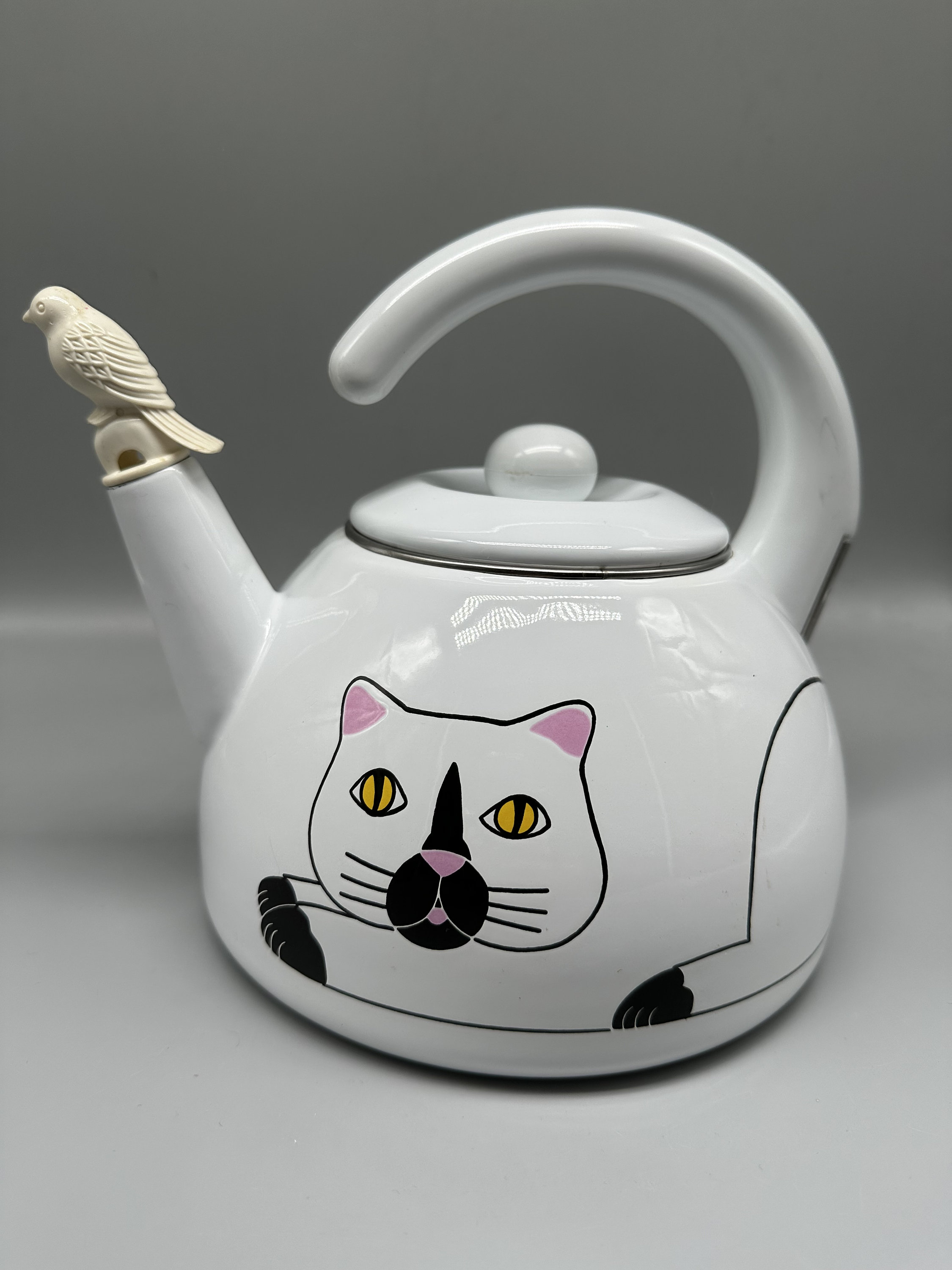 Home-X Whistling Tea Kettle - Cat Style, Stovetop Kettle, Enamel Steel, Vintage Style, Cute Animal Design, Teapot for Home Kitchen, 1.9 Quart, White