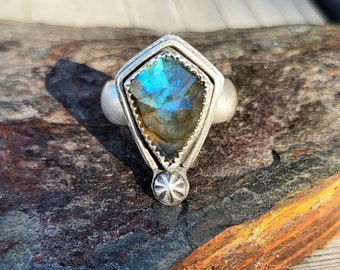 Labradorite Kite Ring