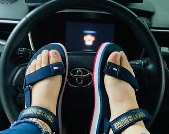 tommy hilfiger velcro sandals
