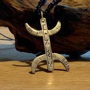 首輪 Amazigh Hecho a Mano el symbol de la libertad "Yaz" - ⵣ con Amazigh (ⴰⵎⴰⵣⵉⵖ)、彼女または彼への誕生日プレゼント + Cordon de Cuero Extra。