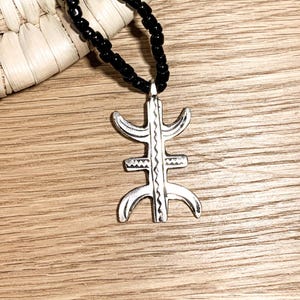 ネックレス Amazigh、ギフト、首輪 Amazigh Hecho a Mano elsymbol de la libertad "Yaz" • ⵣ con (ⵎⵣⵖ) • 彼女と彼 + コルドン デ クエロ エクストラ用。