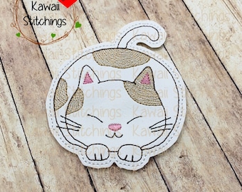 Sottobicchiere Kawaii Komfy Kitty, design In The Hoop, download digitale istantaneo