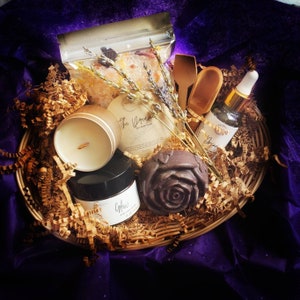 DREAMER Spa Gift Basket | Self-Care Set | Organic Vegan Skin Care Kit for Spa Day at Home | Gift for Mom Birthday Gift Box