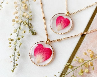 Preserved wild flower rose heart pendant necklace on 22k gold plated fine chain / boho chic / pressed flowers / jewellery / floral