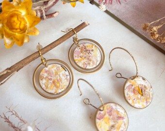 Pressed flower resin earrings, hoop circle, boho geometric.
