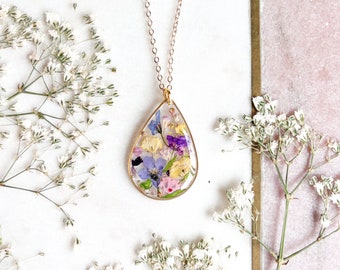 Pressed wild flower pendant necklace on 22k gold plated fine chain / boho chic / pressed flowers / jewellery / floral