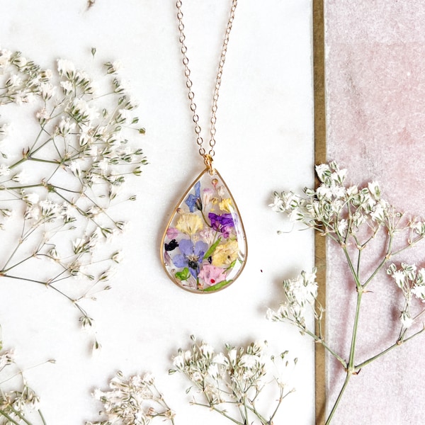 Pressed wild flower pendant necklace on 22k gold plated fine chain / boho chic / pressed flowers / jewellery / floral