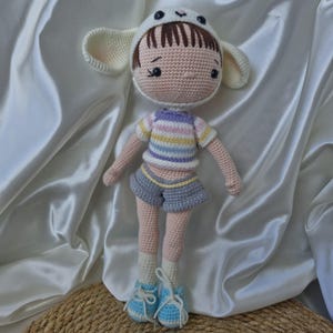 Gehäkelte Amigurumi-Puppe: Handgemachtes gestricktes Sleepmate-Spielzeug