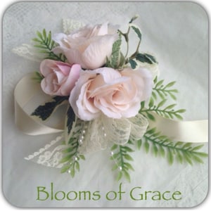 Wedding corsage, set of 3 or more, mother flowers, blush pink mom corsage, wedding flower pin on corsage.