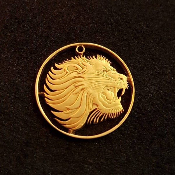 Lion - Pendentif fait main fabriqué à partir d'une pièce africaine de 10 cents - Signe du zodiaque - Afrique, Ethiopie