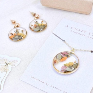 Funeral Flower Custom (made to order) Necklace | Handmade Resin Memorial Jewelry with Real Pressed Flowers