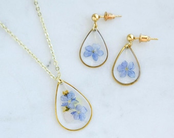 Custom Wedding Jewelry Set, Handmade Resin Necklace and Earrings with Pressed Flower Bridal Bouquet