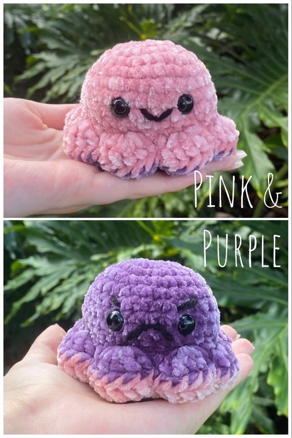 Ganchillo hecho a mano Mini Terciopelo Flippable Pulpo Feliz y