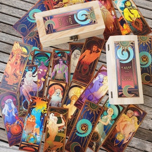 Jeu de cartes de tarot World of Warcraft de style Art nouveau imprimé au format physique - Édition avec pochette