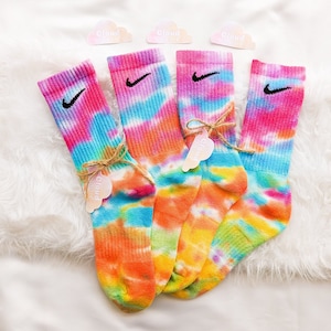 Calcetines Nike Tie Dye - &#39;Rainbow Splash&#39; - Rojo, Verde, Morado, Rosa, Azul, Naranja, Amarillo, Turquesa - Hechos a medida