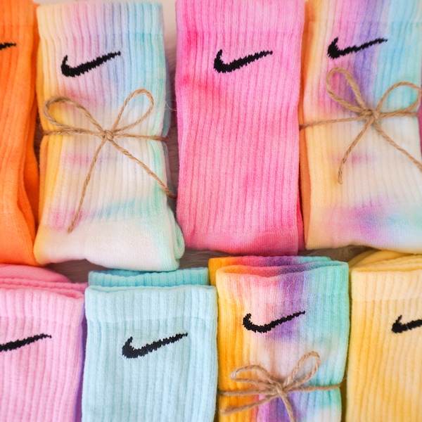 Tie Dye NIKE Sokken - Pastel Tie Dye Regenboog, Roze, Blauw, Oranje, Geel, Paars, Groen, Meerkleurige sokken - Op maat gemaakt