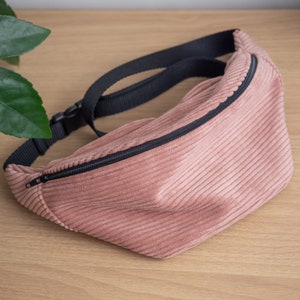 Roséa-Gürteltasche aus Cord