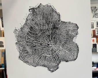 Ringafdruk met haagbeuk: grote zwart-witte Wabi Sabi-kunst