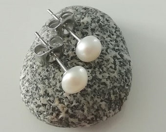 1 Pair of Natural Mother-of-Pearl Chips 5mm or Hematite 6mm Silver Earrings STAINLESS STEEL Hypoallergenic