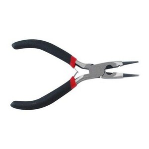 Peut inclure: Pince à bec fin avec poignées noires et rouges. La pince est conçue pour la fabrication de bijoux.