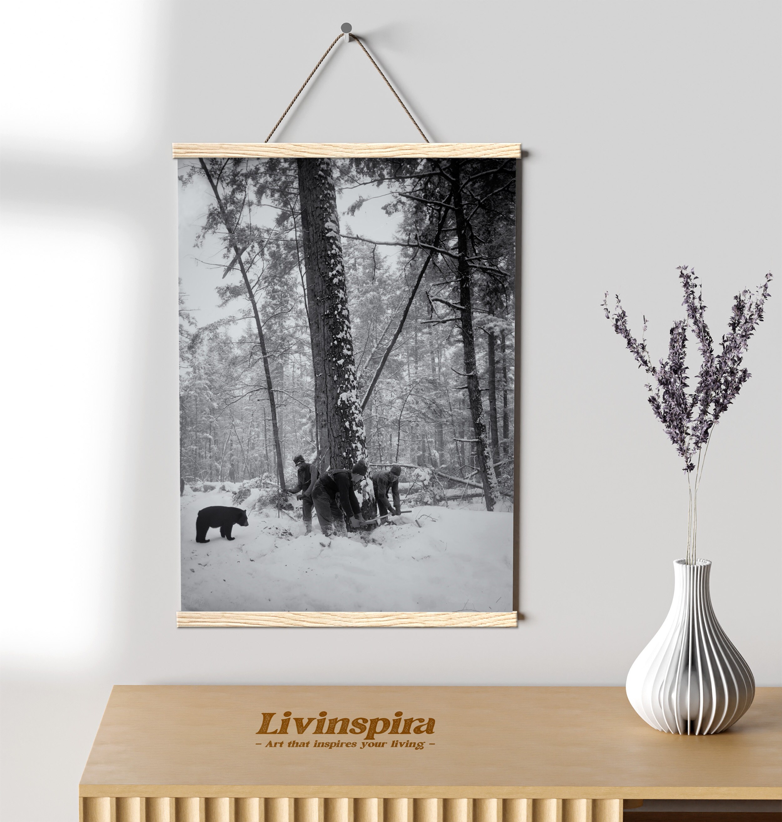 Vintage Holzfäller Foto | Winterliches Motiv Historisches Holzbild | Schwarz weiß Foto | Winter Vibes | Historisches Bild – Posterleiste #30