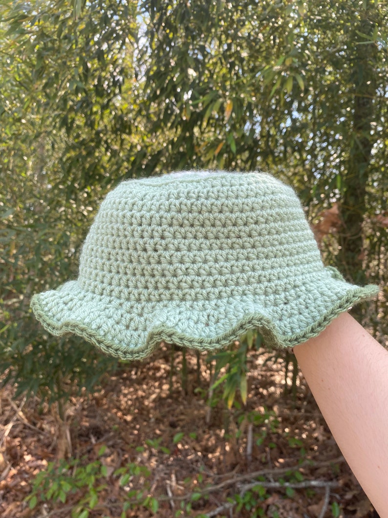 Crochet Daisy Bucket Hat