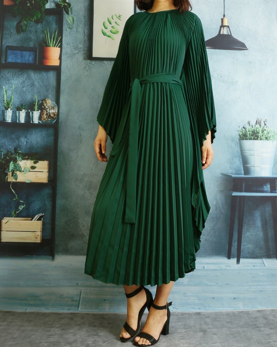 dark green pleated dress Halter Pleated Metallic Dress In Green Black main image 1