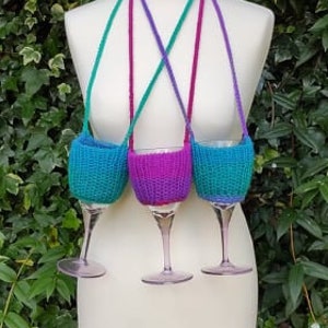 ADDI WINE GLASS Holder Necklace Easy Knitting Pattern - Sentro, Addi  Express, Addi King, Loops & Threads, Innovation, Prym, Loom knitting