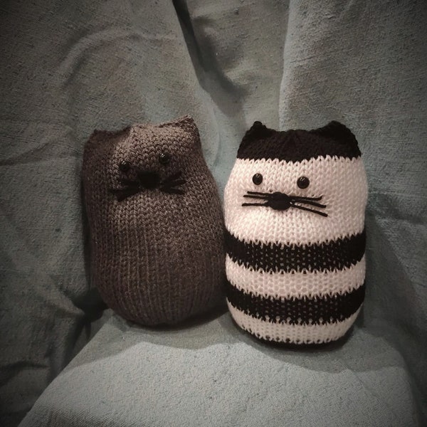 WHIMSEY KITTY CATS Knitting Pattern - Addi King / Sentro /  Innovations - easy machine knitting / loom knitting pattern - pet christmas gift