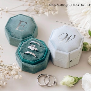 Portagioie in velluto a triplo scomparto, 21 colori, personalizzabile con anelli di fidanzamento, matrimonio, matrimonio o monogramma, ideale anche come portagioie per la proposta di matrimonio. immagine 4